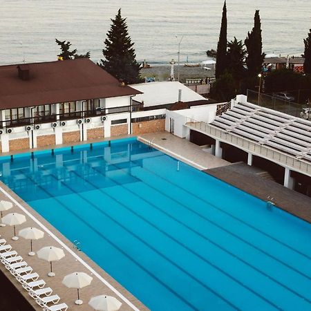 Dem Hotel Sukhumi Exteriör bild