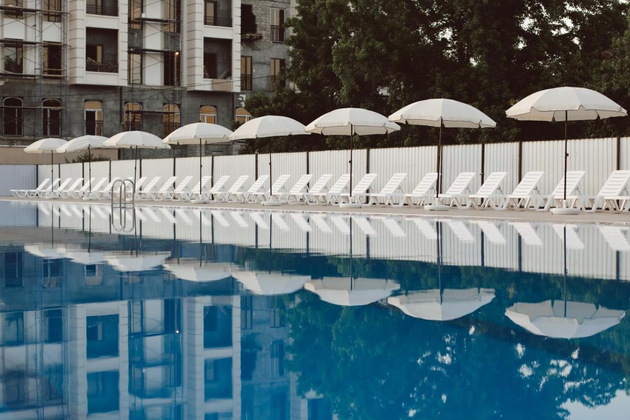 Dem Hotel Sukhumi Exteriör bild