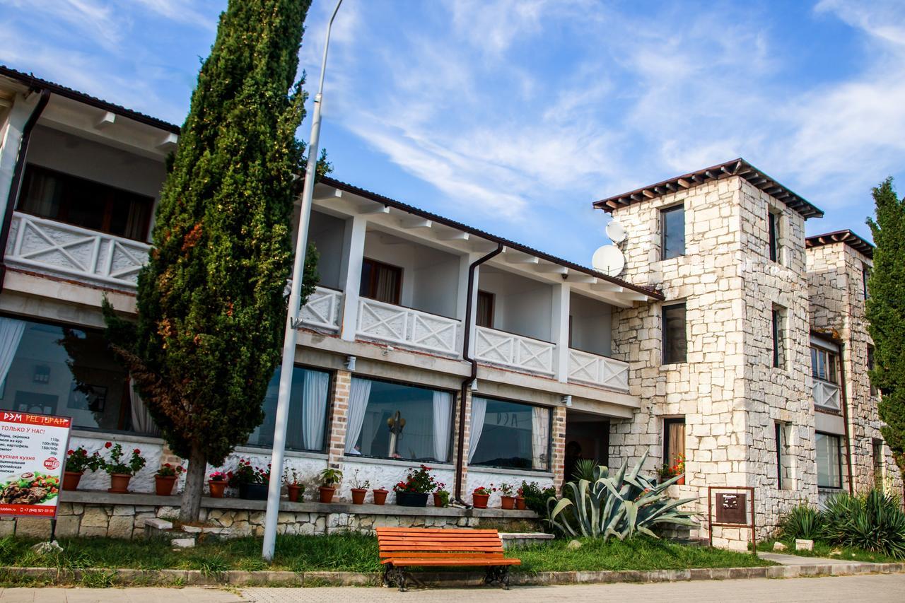 Dem Hotel Sukhumi Exteriör bild